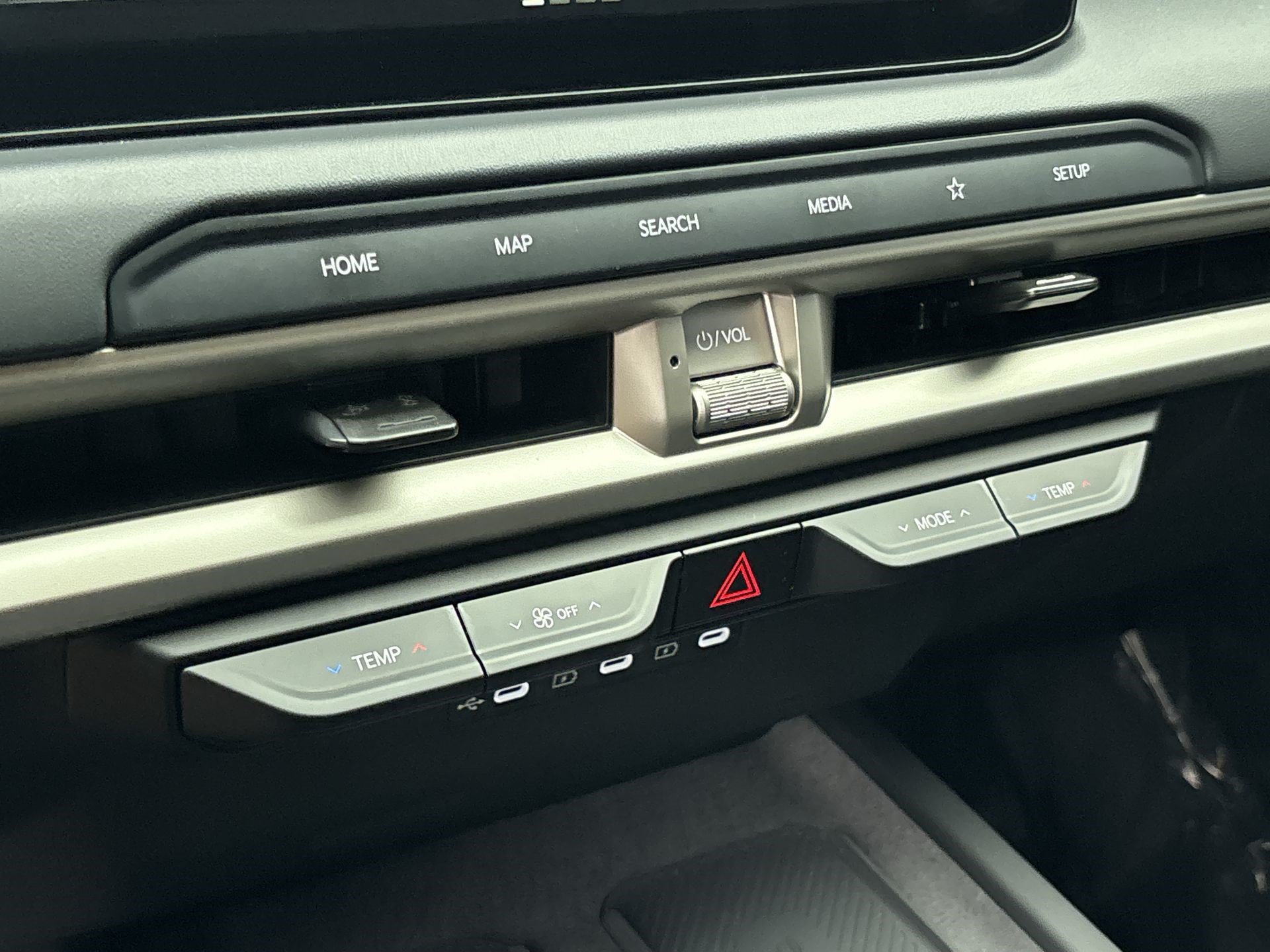Used 2027 Kia Telluride EX w/ Towing Package FWD image 16