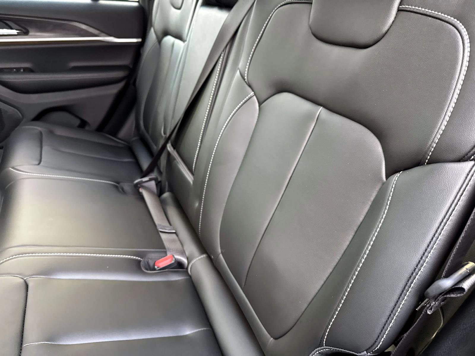 New 2025 Jeep Grand Cherokee Limited image 6