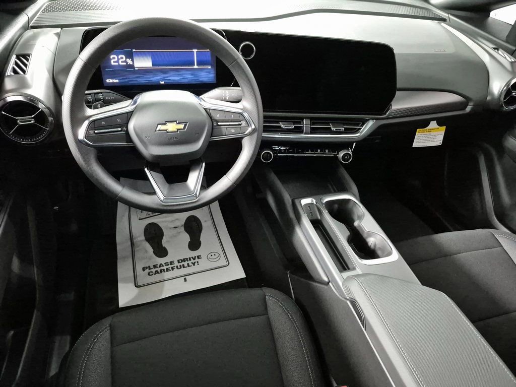 New 2026 Chevrolet Equinox EV LT image 2