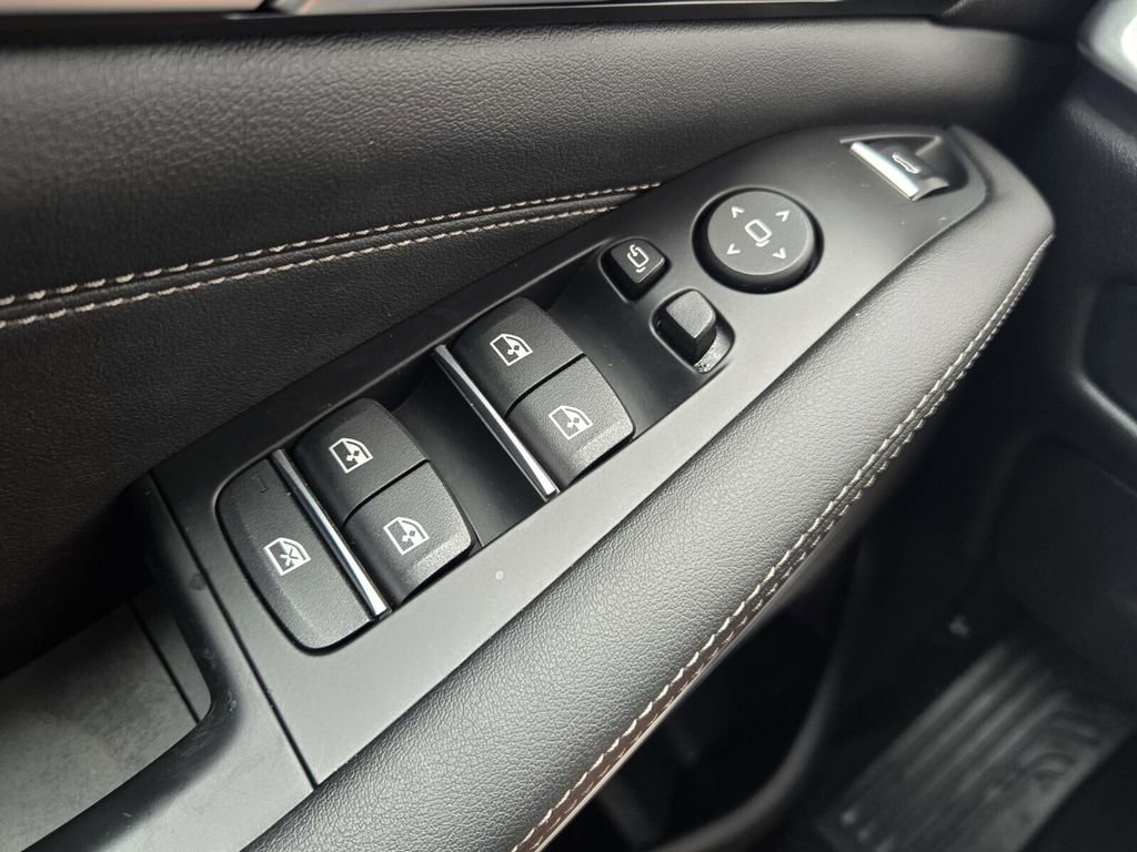 Used 2025 BMW X5 xDrive50e image 29