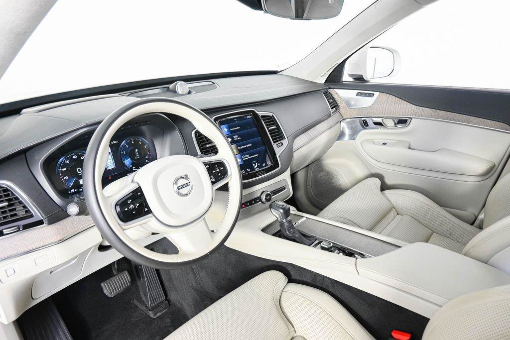 Used 2021 Volvo XC90 T6 Inscription w/ Lounge Package AWD/4WD image 6