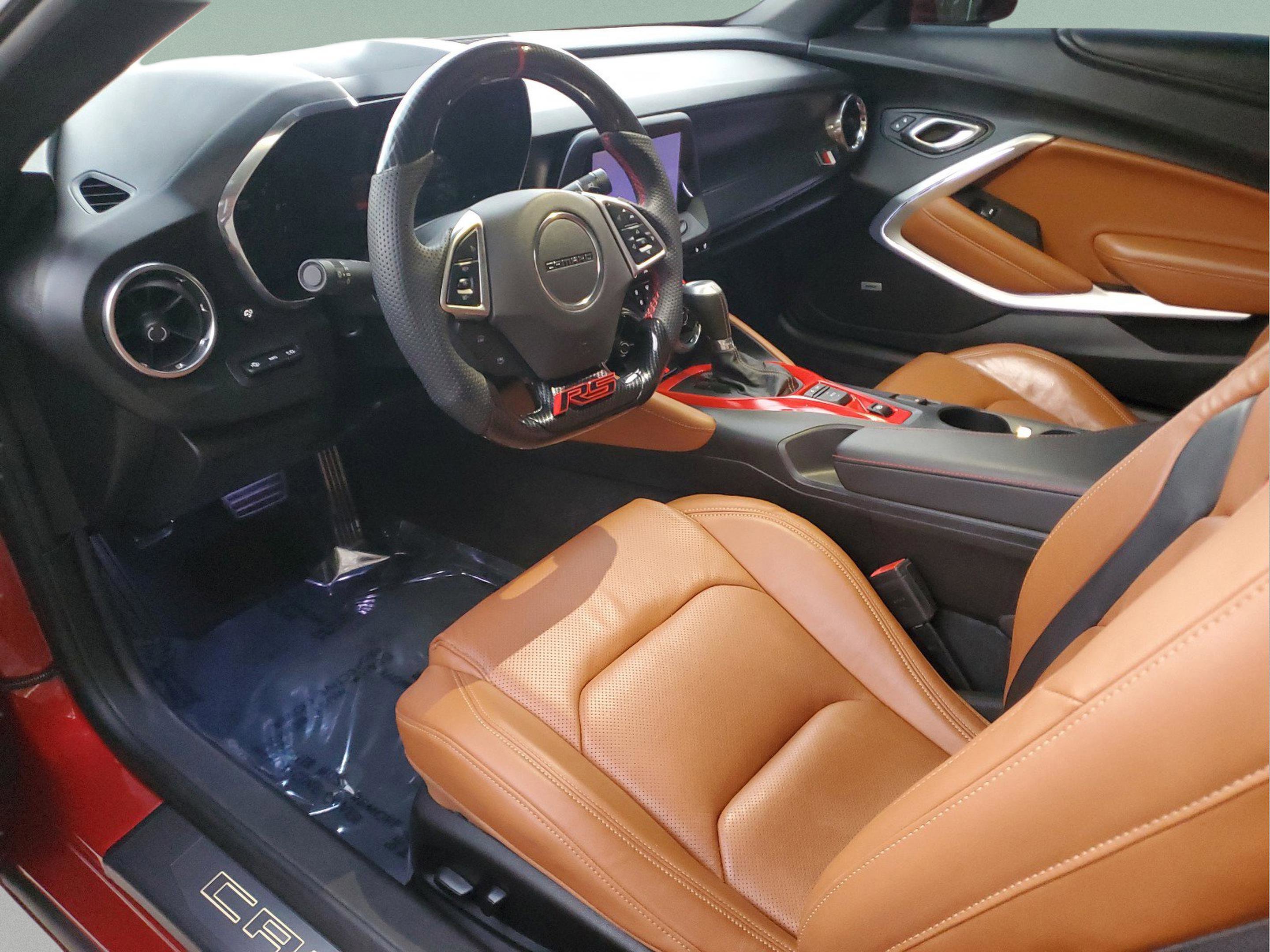 Used 2019 Chevrolet Camaro LT w/ Technology Package image 16