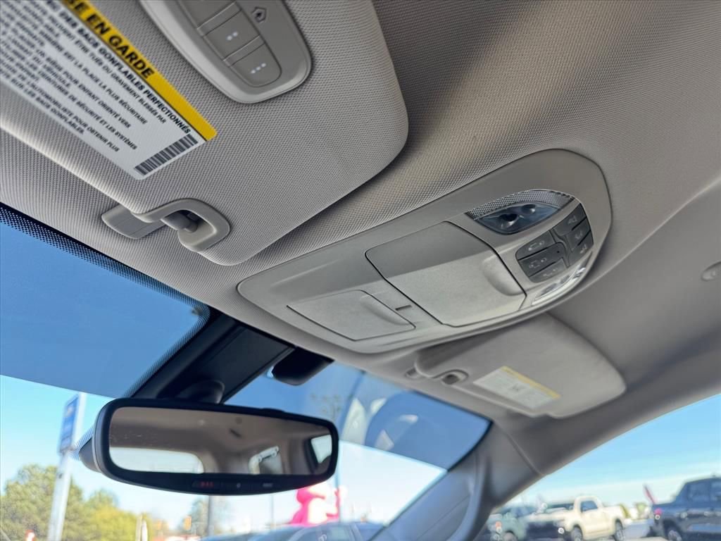 Used 2017 Chrysler Pacifica Touring-L Plus w/ Tire & Wheel Group image 25