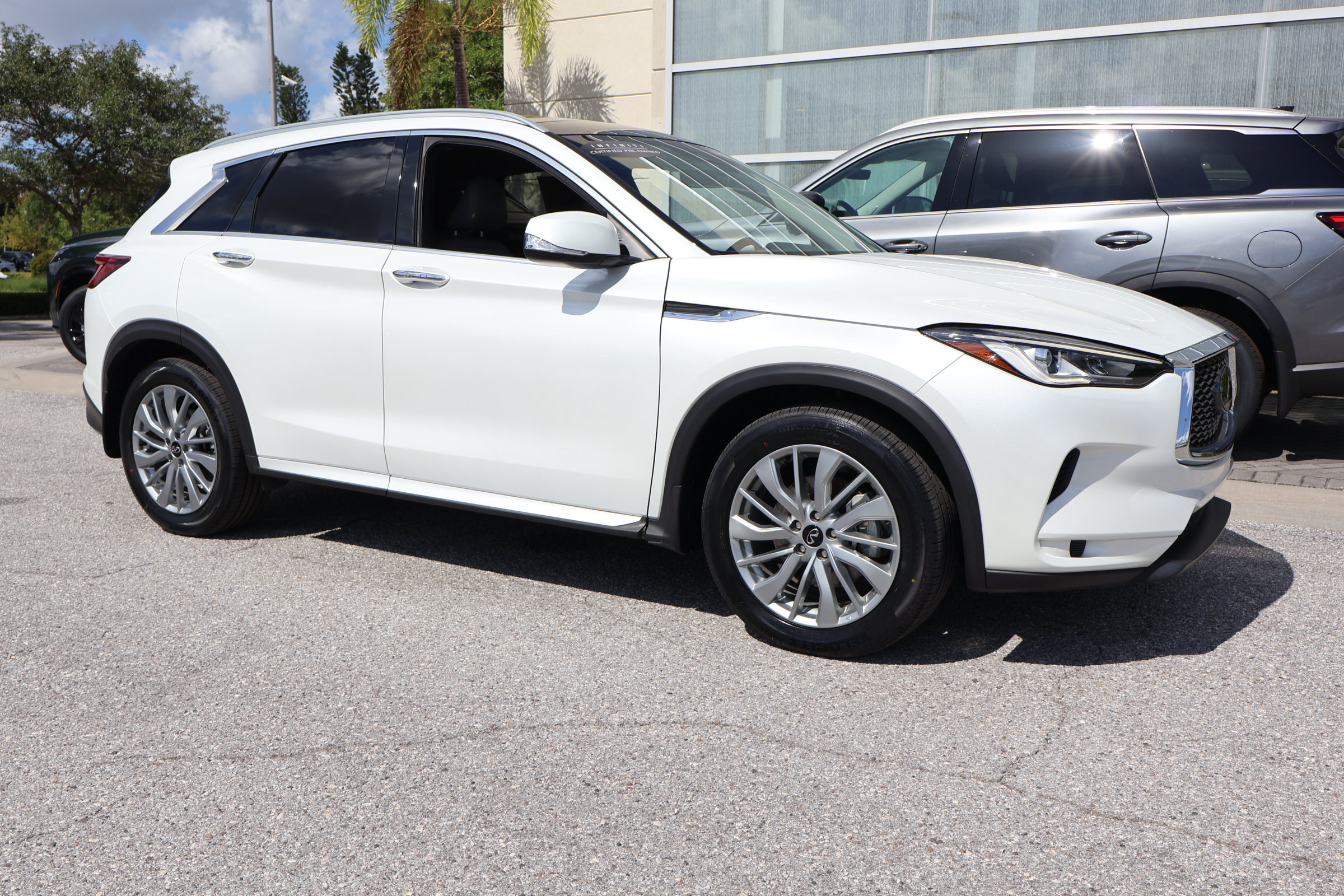 Certified 2023 INFINITI QX50 Luxe FWD image 12