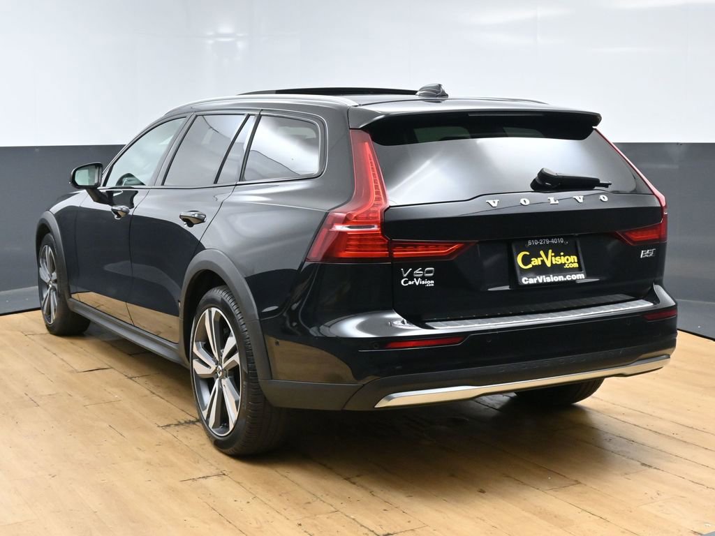 Used 2025 Volvo V60 B5 Cross Country Plus AWD/4WD image 7