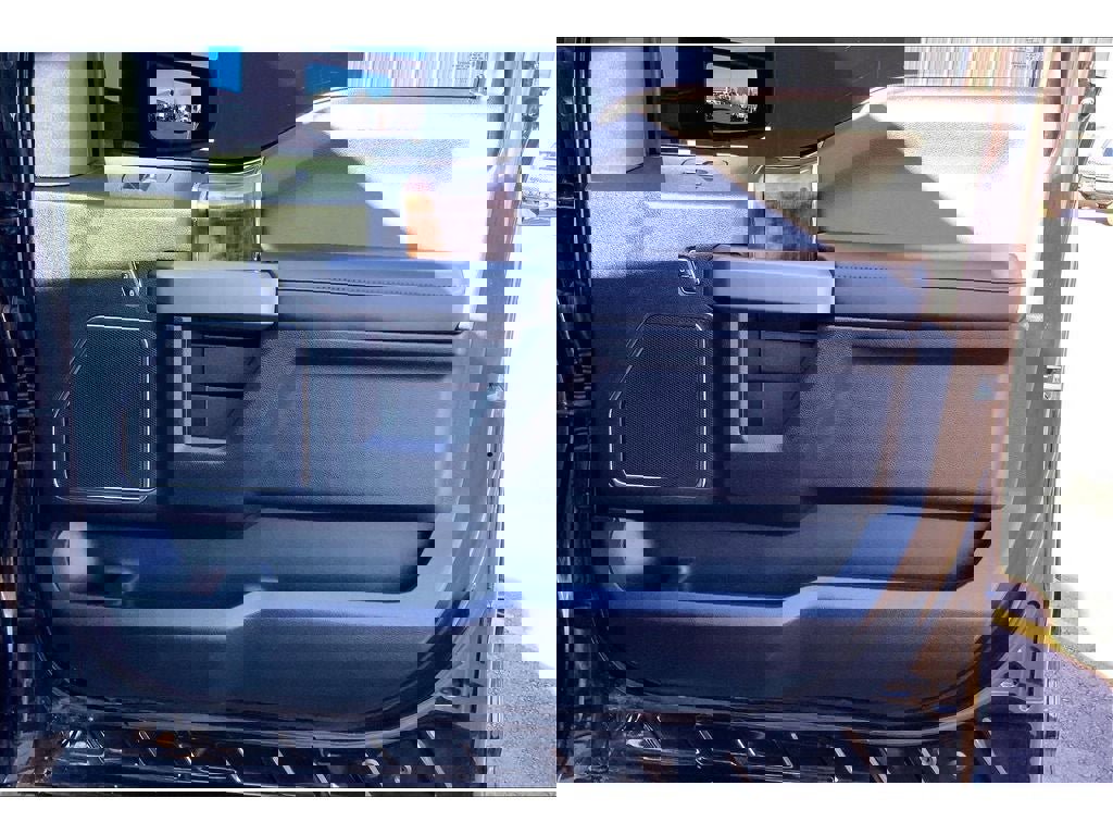 Used 2017 Ford F350 Platinum w/ Platinum Ultimate Package image 26