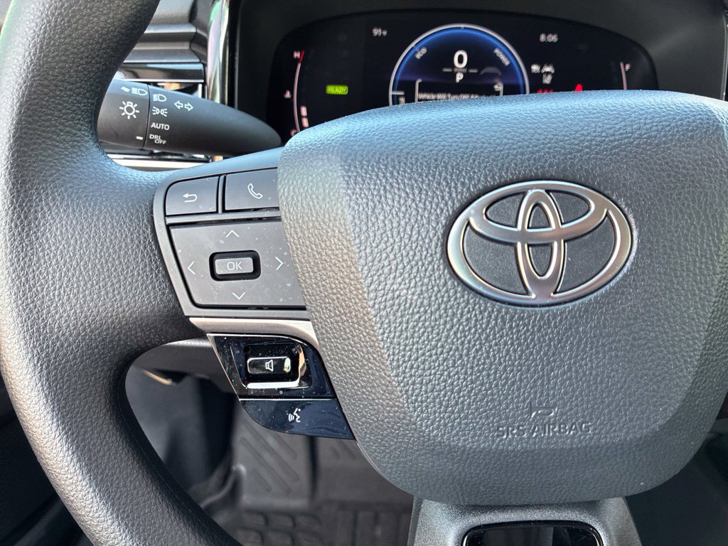 Used 2025 Toyota Camry LE FWD image 24