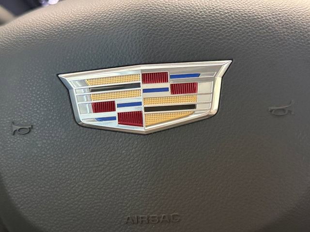 Used 2022 Cadillac XT4 Premium Luxury w/ Technology Package FWD image 5