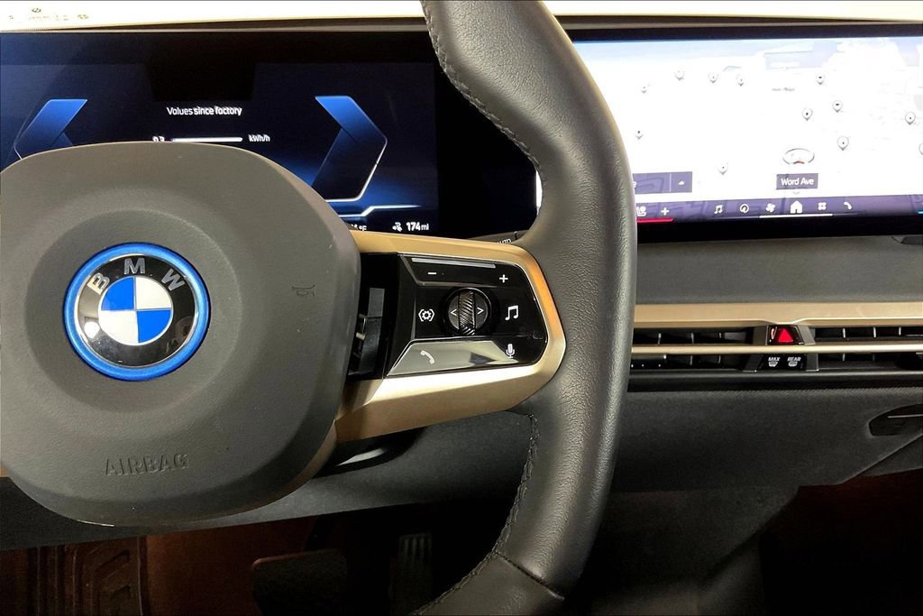 Used 2025 BMW iX xDrive50 w/ Sport Package image 18