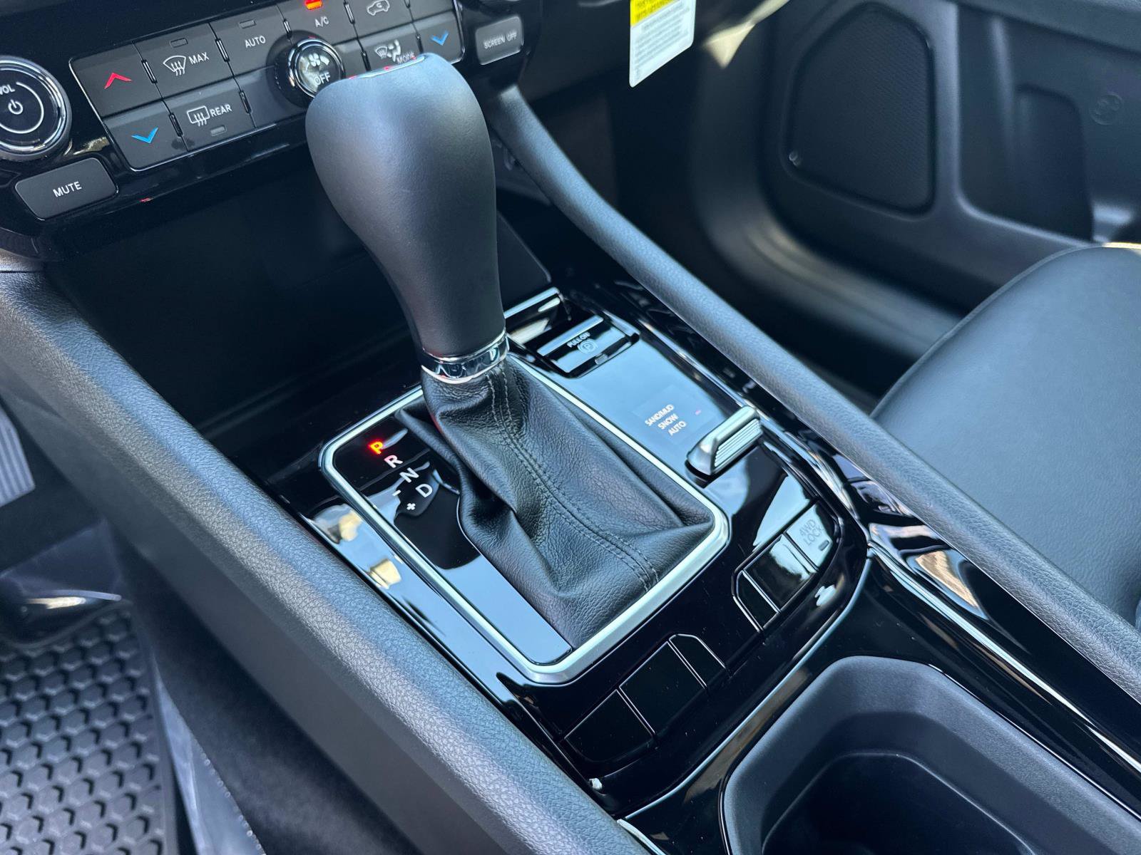 New 2026 Jeep Compass Latitude AWD/4WD image 25