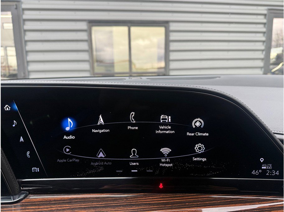 Used 2021 Cadillac Escalade Luxury AWD/4WD image 18