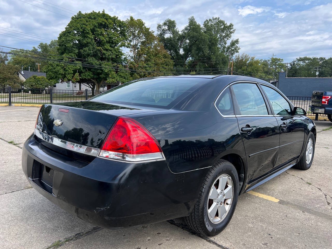Used 2010 Chevrolet Impala LT FWD image 6