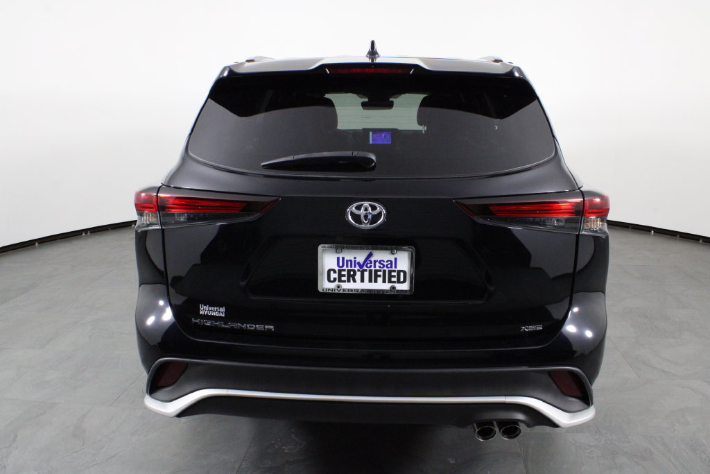 Used 2024 Toyota Highlander XSE FWD image 10
