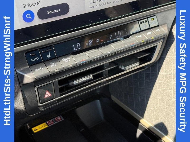 Used 2025 Toyota Camry XLE FWD image 28