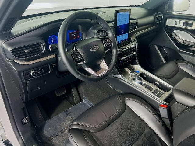 Used 2023 Ford Explorer Platinum w/ Technology Package RWD image 10