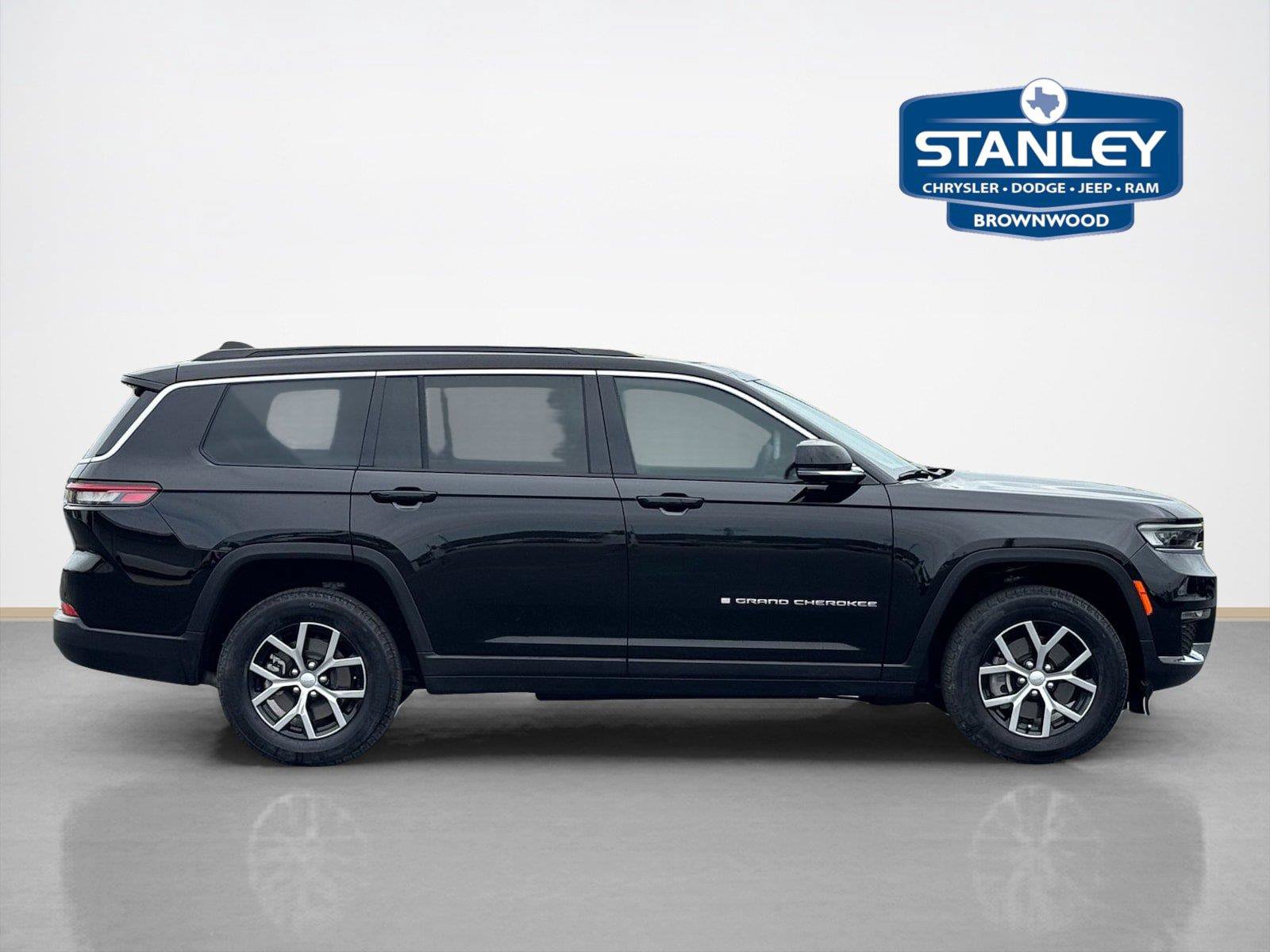 Used 2024 Jeep Grand Cherokee L Limited AWD/4WD image 8