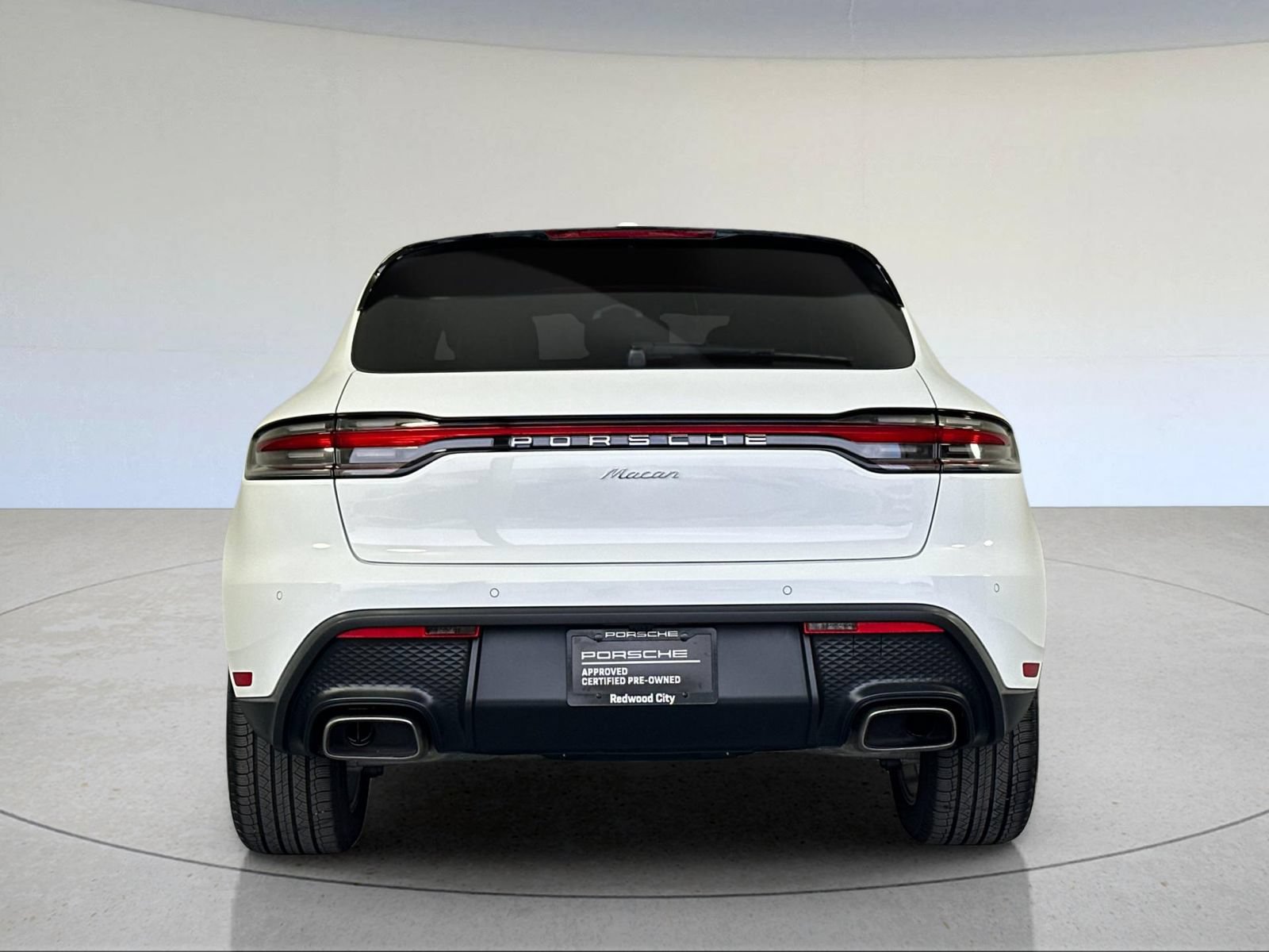 Certified 2026 Porsche Macan AWD/4WD image 7