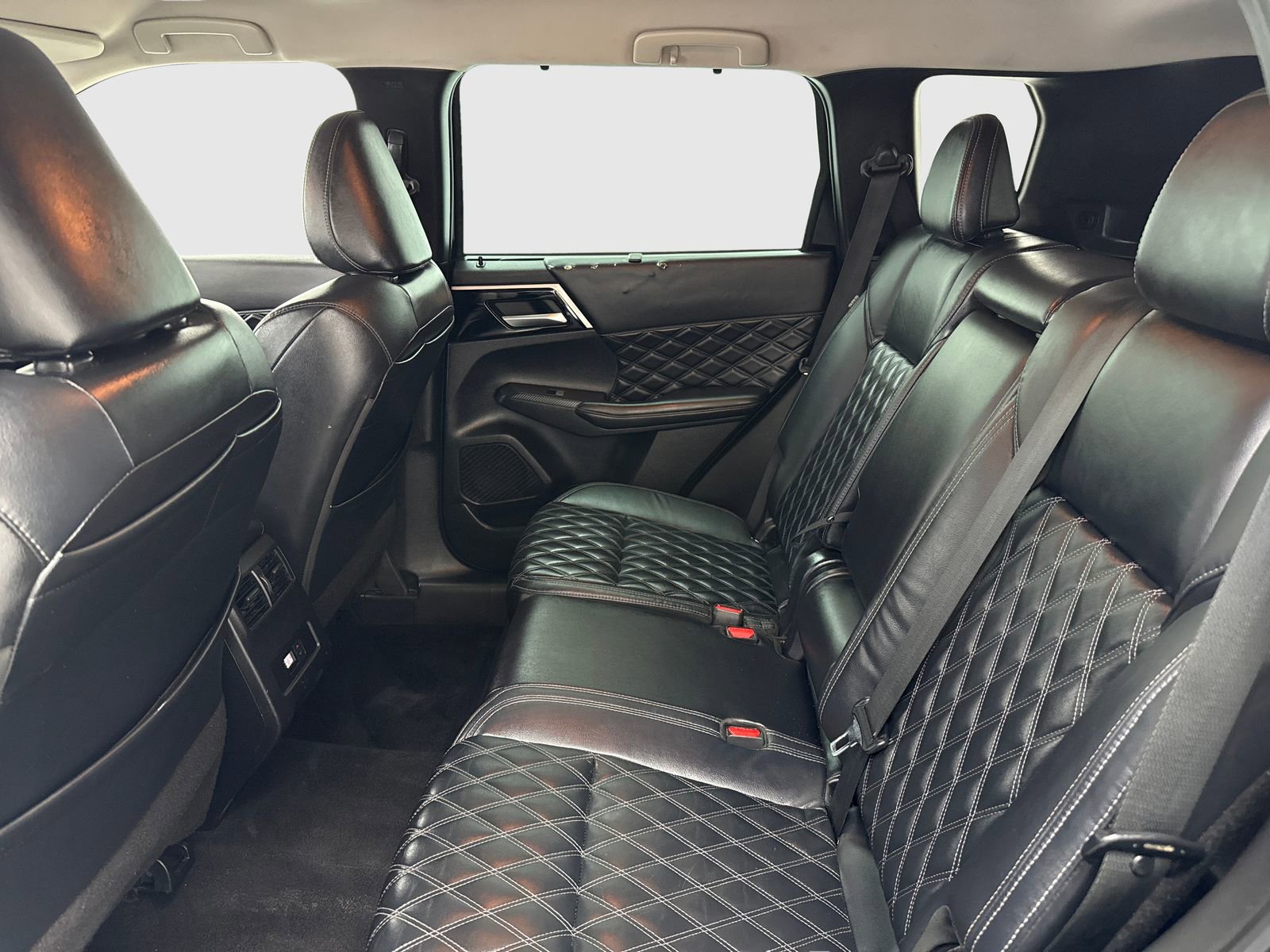 Used 2022 Mitsubishi Outlander SEL image 36