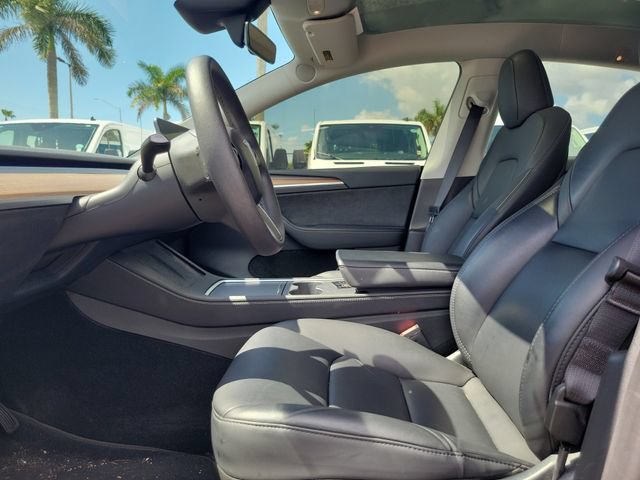 Used 2024 Tesla Model Y 2WD image 18