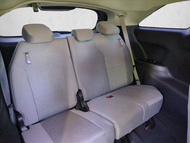 Used 2025 Toyota Sienna LE image 18