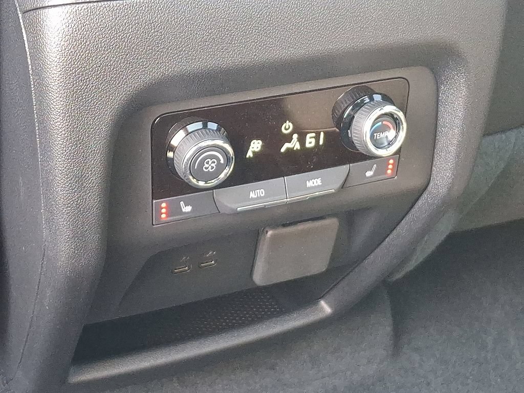 Certified 2025 Chevrolet Traverse RS AWD/4WD image 12