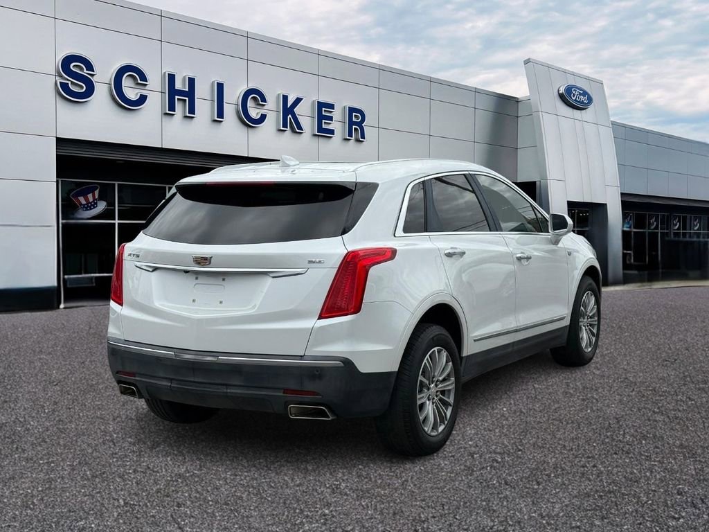 Used 2017 Cadillac XT5 Luxury w/ Driver Awareness Package FWD image 2