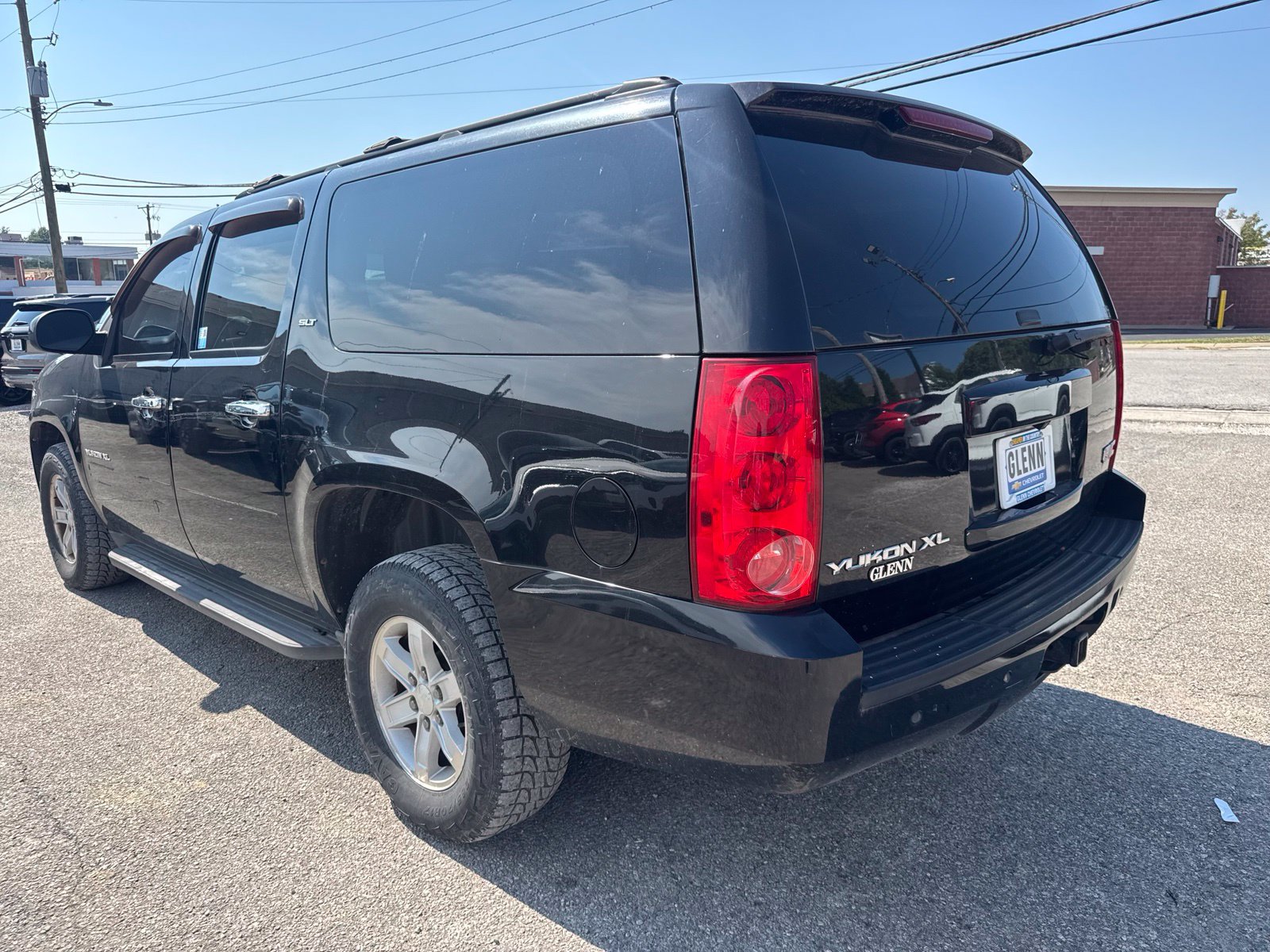 Used 2013 GMC Yukon XL SLT AWD/4WD image 3