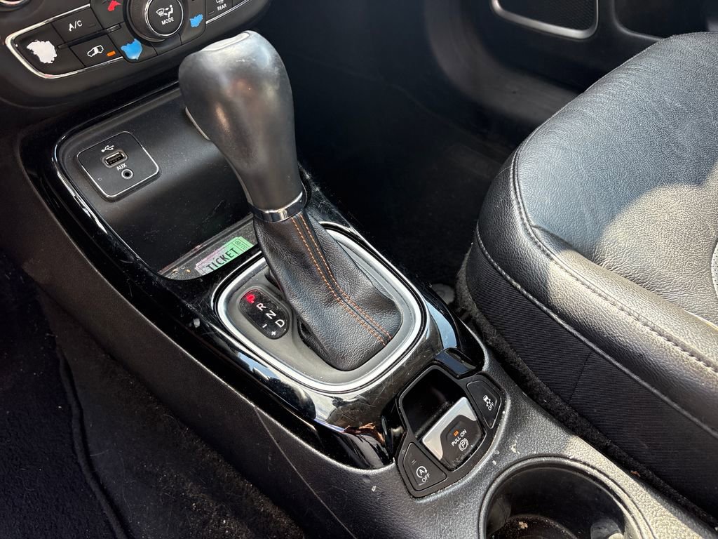 Used 2018 Jeep Compass Limited w/ Safe & Security Group FWD image 29