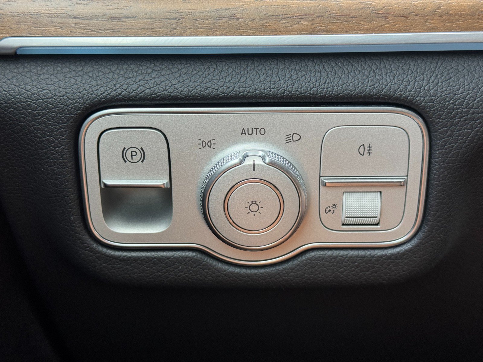 Used 2024 Mercedes-Benz GLS 450 4MATIC w/ AMG Line Exterior image 20