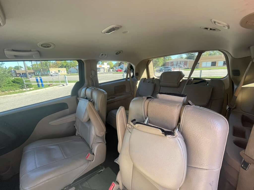 Used 2016 Dodge Grand Caravan SE w/ Quick Order Package 29E SE image 13