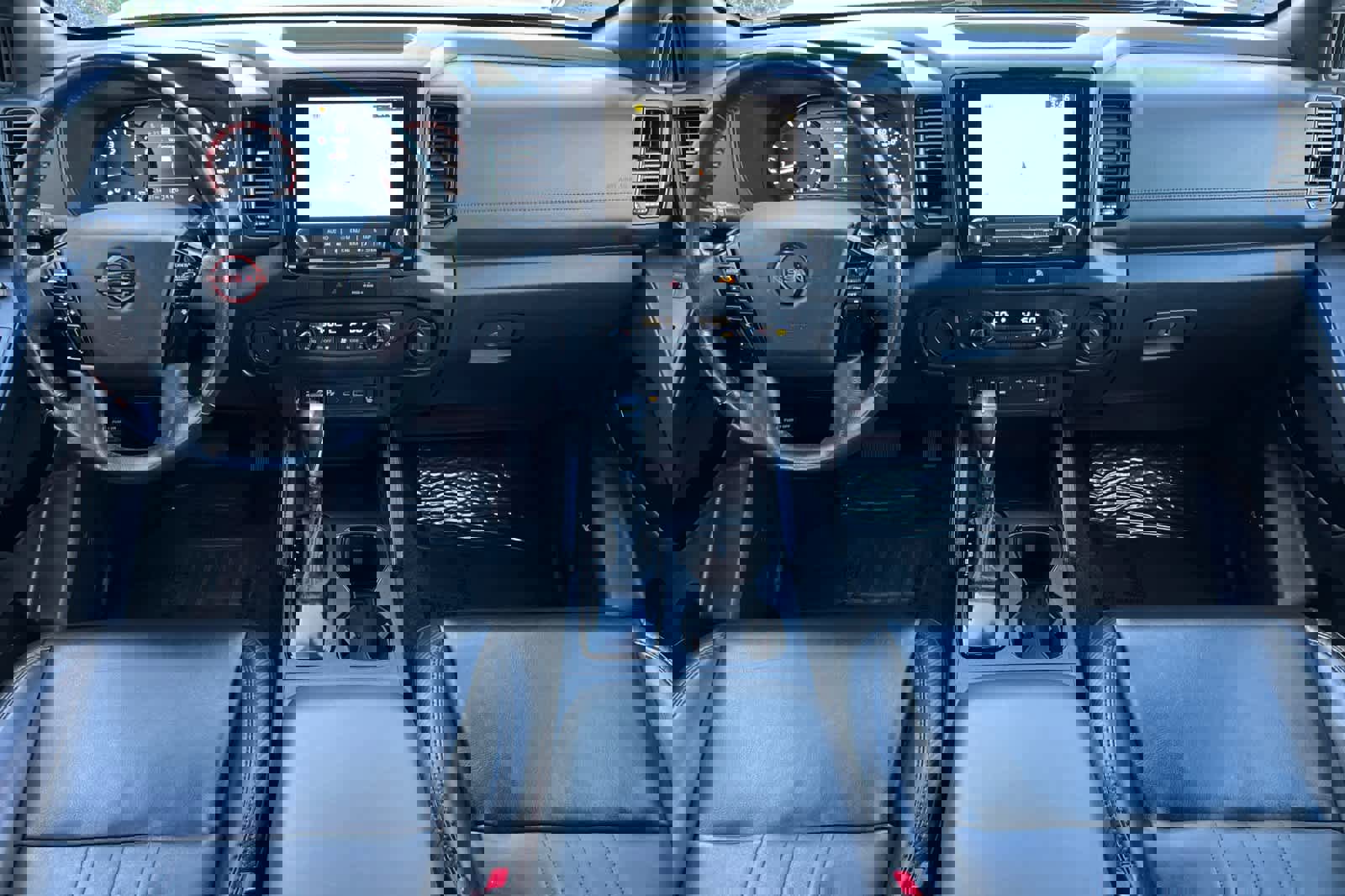 Used 2022 Nissan Frontier Pro-X w/ Pro-X Premium Package image 3