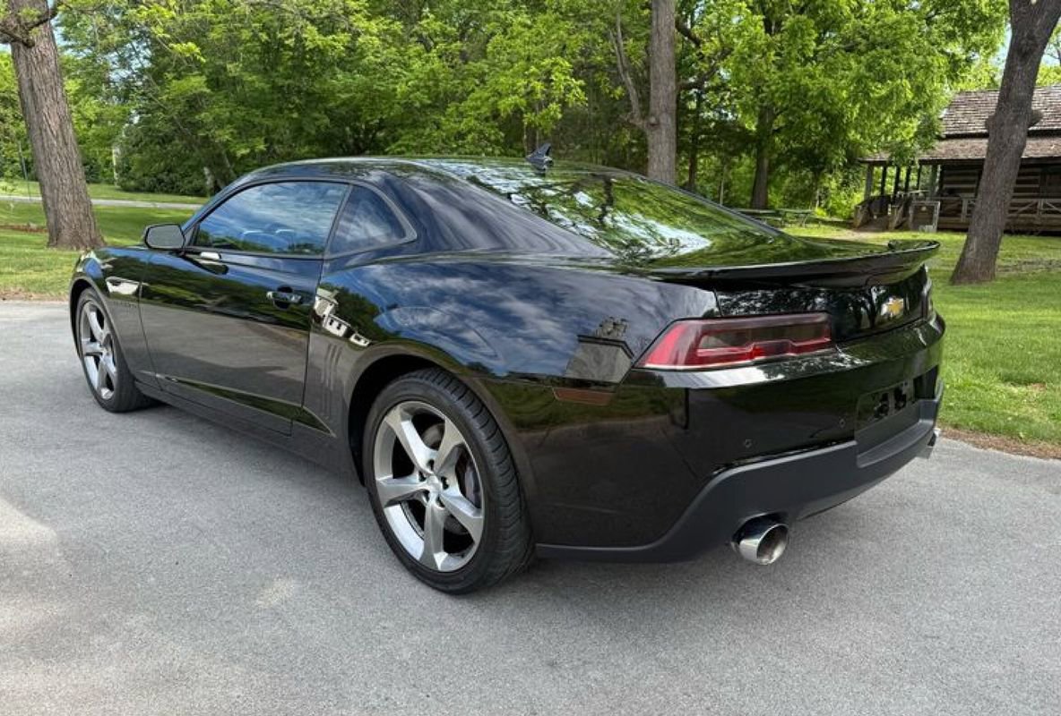Used 2014 Chevrolet Camaro SS w/ RS Package RWD image 9