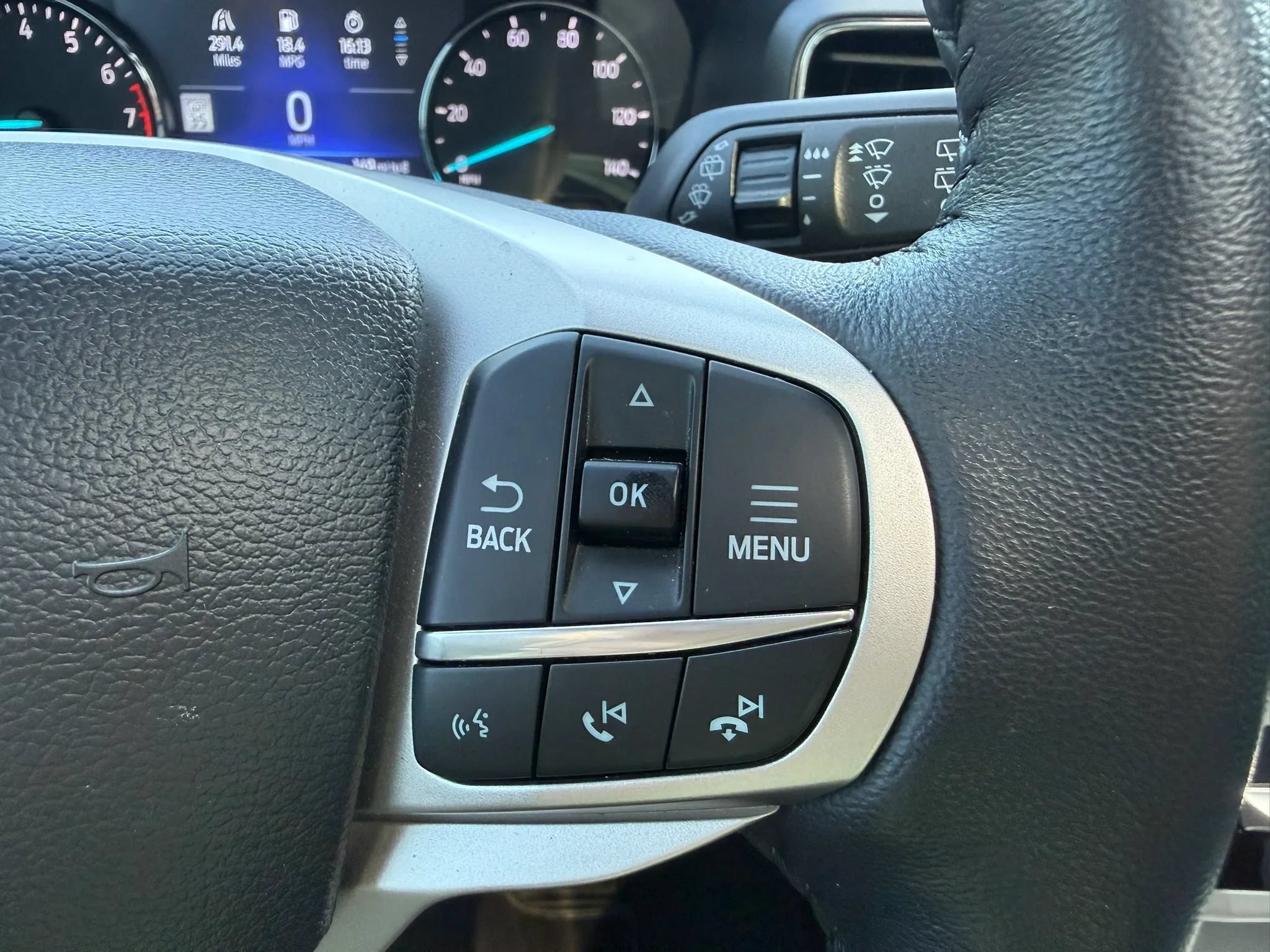 Used 2024 Ford Explorer XLT w/ Equipment Group 202A AWD/4WD image 21