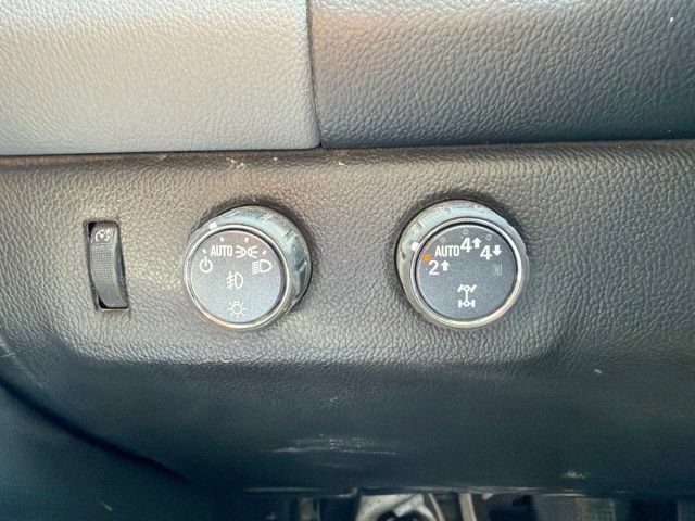 Used 2022 Chevrolet Colorado Z71 AWD/4WD image 21