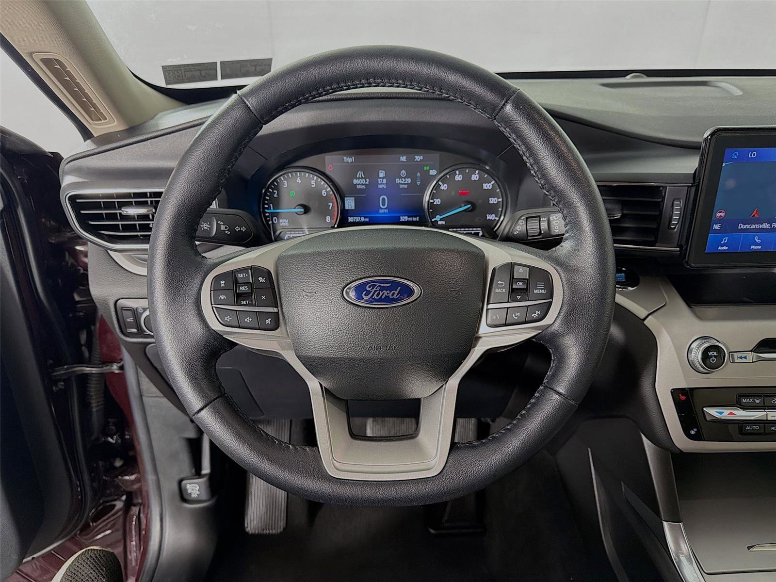 Used 2022 Ford Explorer XLT w/ Equipment Group 202A AWD/4WD image 3