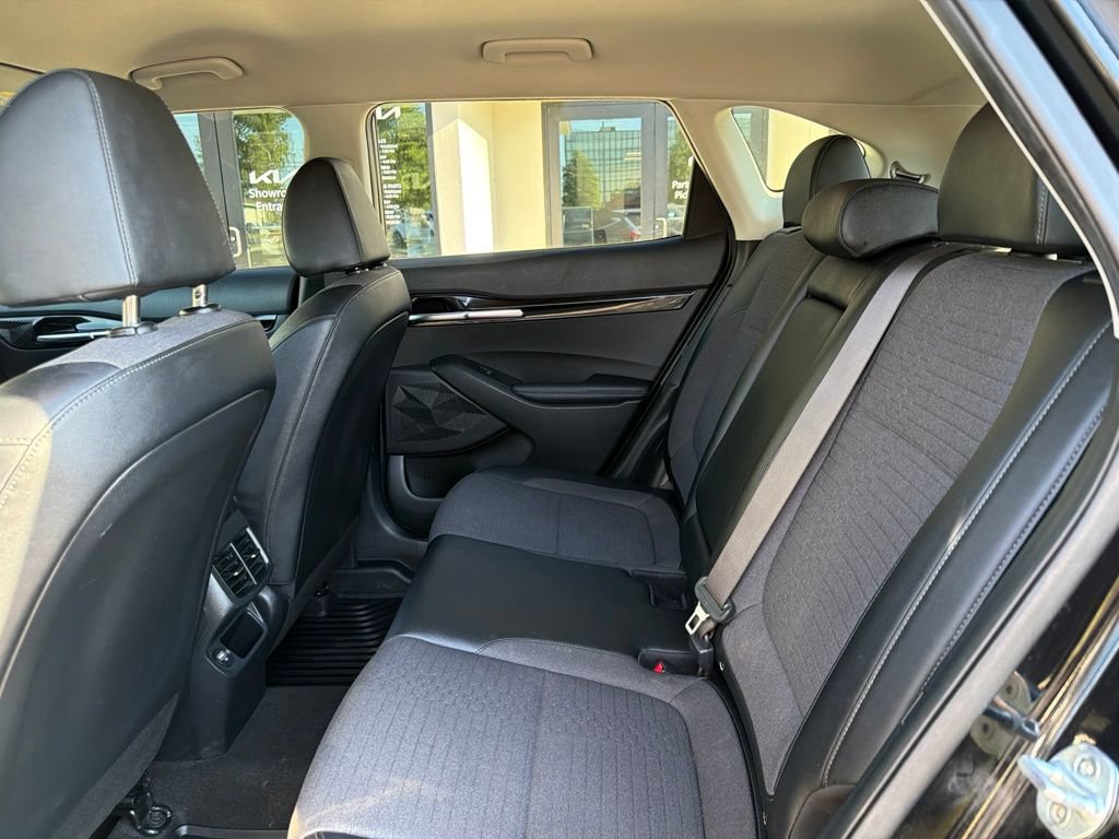 Certified 2022 Kia Seltos Nightfall Edition AWD/4WD image 19