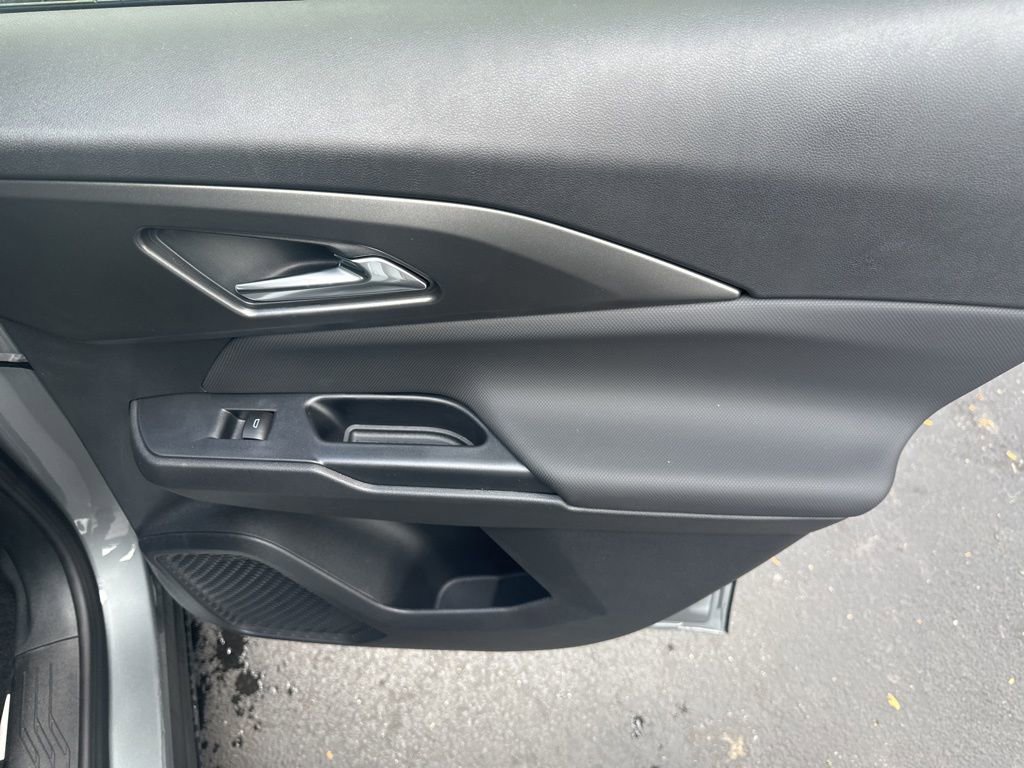 New 2026 Chevrolet Equinox EV LT image 28