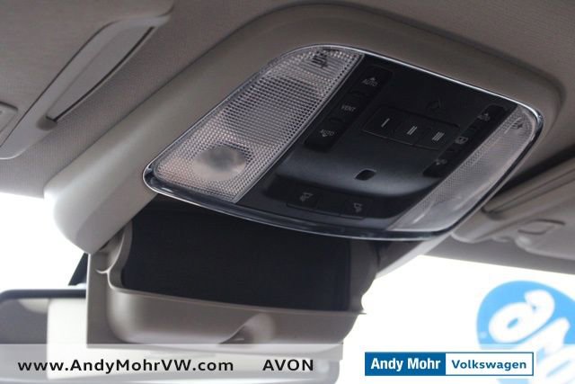 Used 2016 Chrysler 300 C image 44