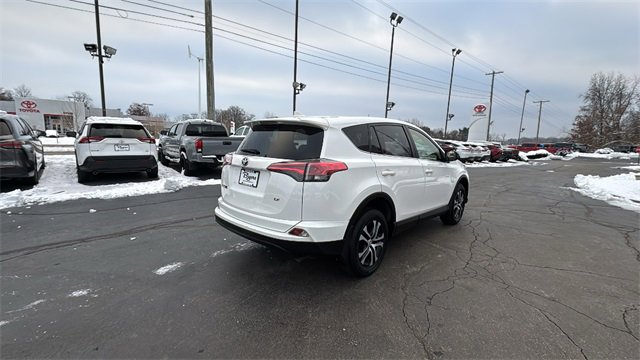 Used 2018 Toyota RAV4 LE image 29