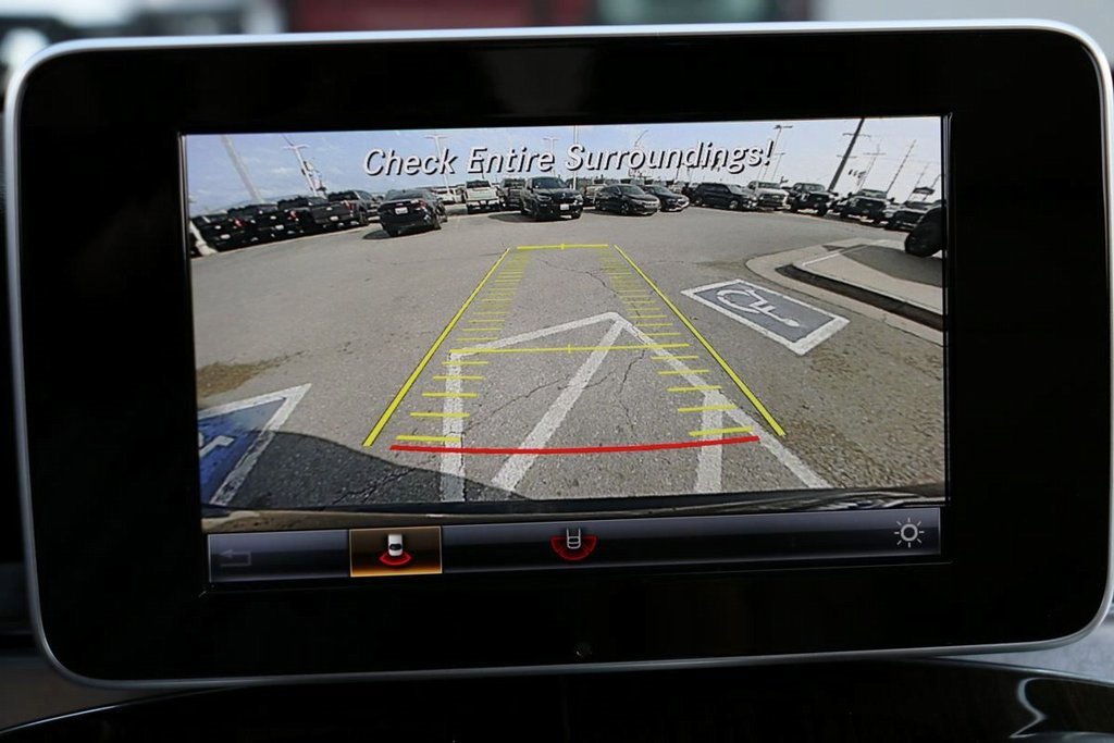 Used 2019 Mercedes-Benz GLC 300 4MATIC image 14