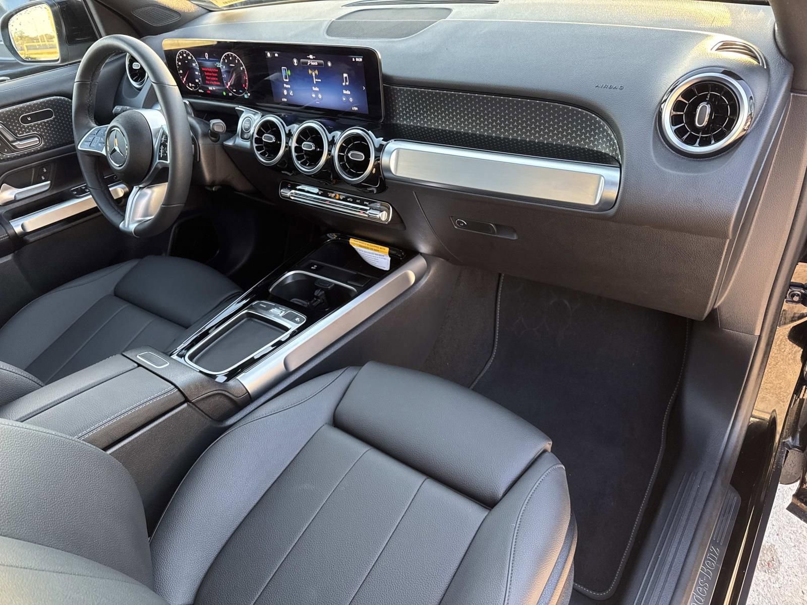 Used 2026 Mercedes-Benz GLB 250 image 11