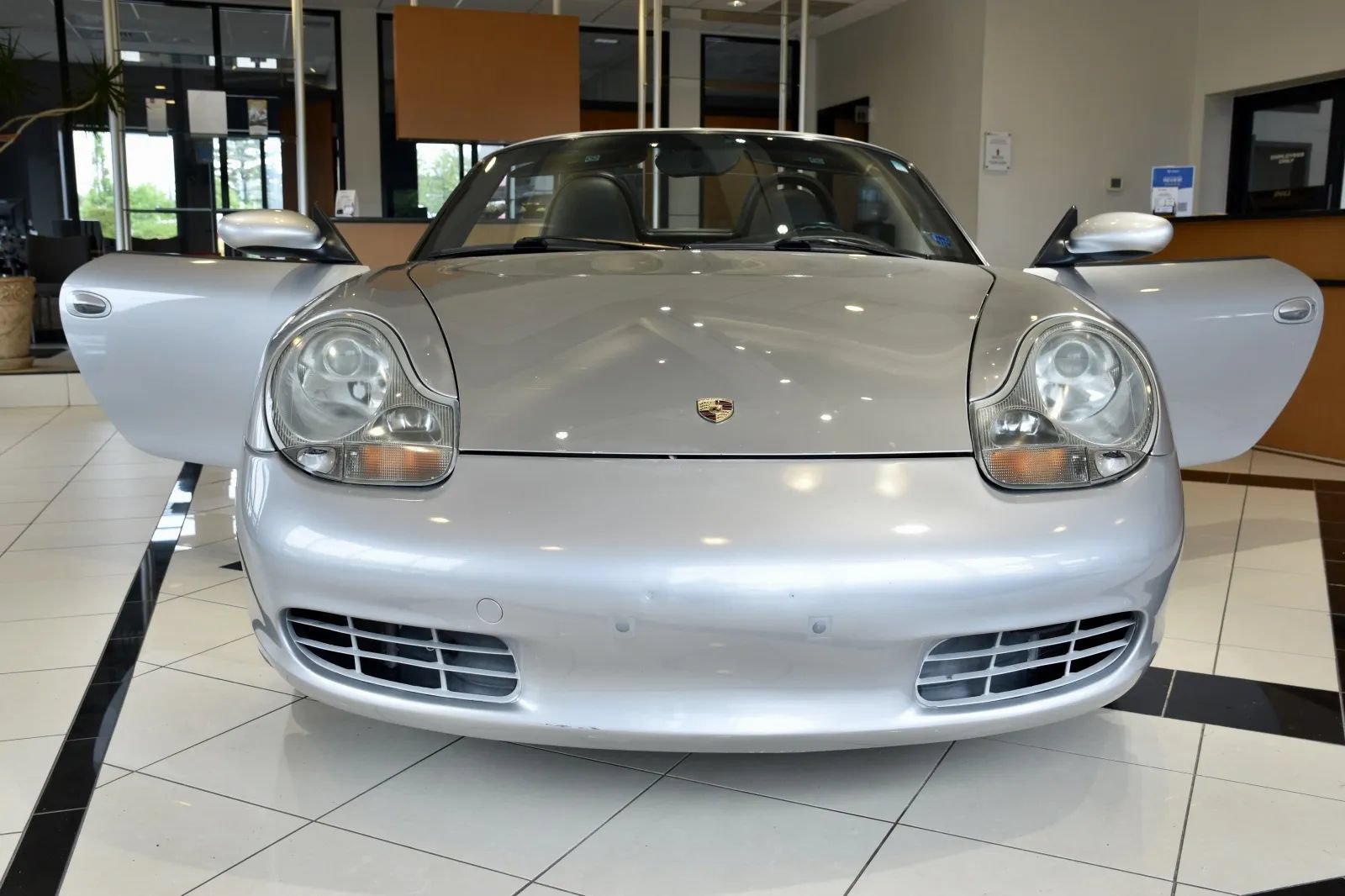 Used 2001 Porsche Boxster RWD image 2