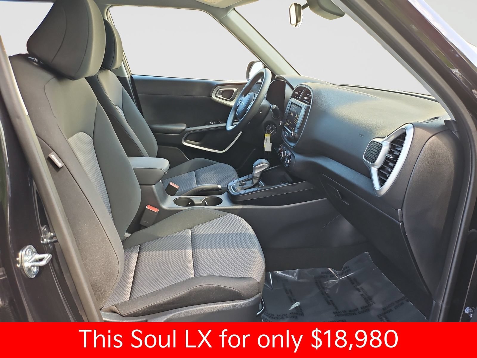 Used 2025 Kia Soul LX FWD image 17
