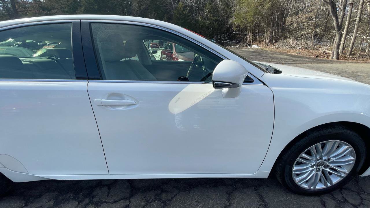 Used 2015 Lexus ES 350 w/ Luxury Package image 11