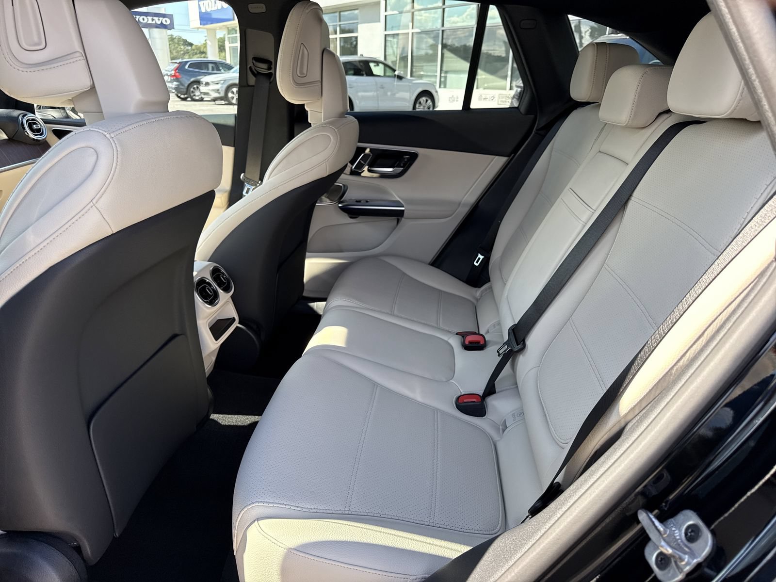 Used 2026 Mercedes-Benz GLC 300 image 12