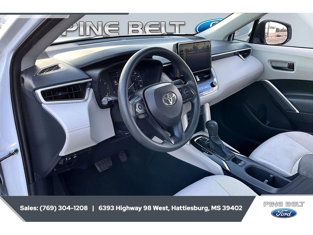 Used 2023 Toyota Corolla Cross L image 12