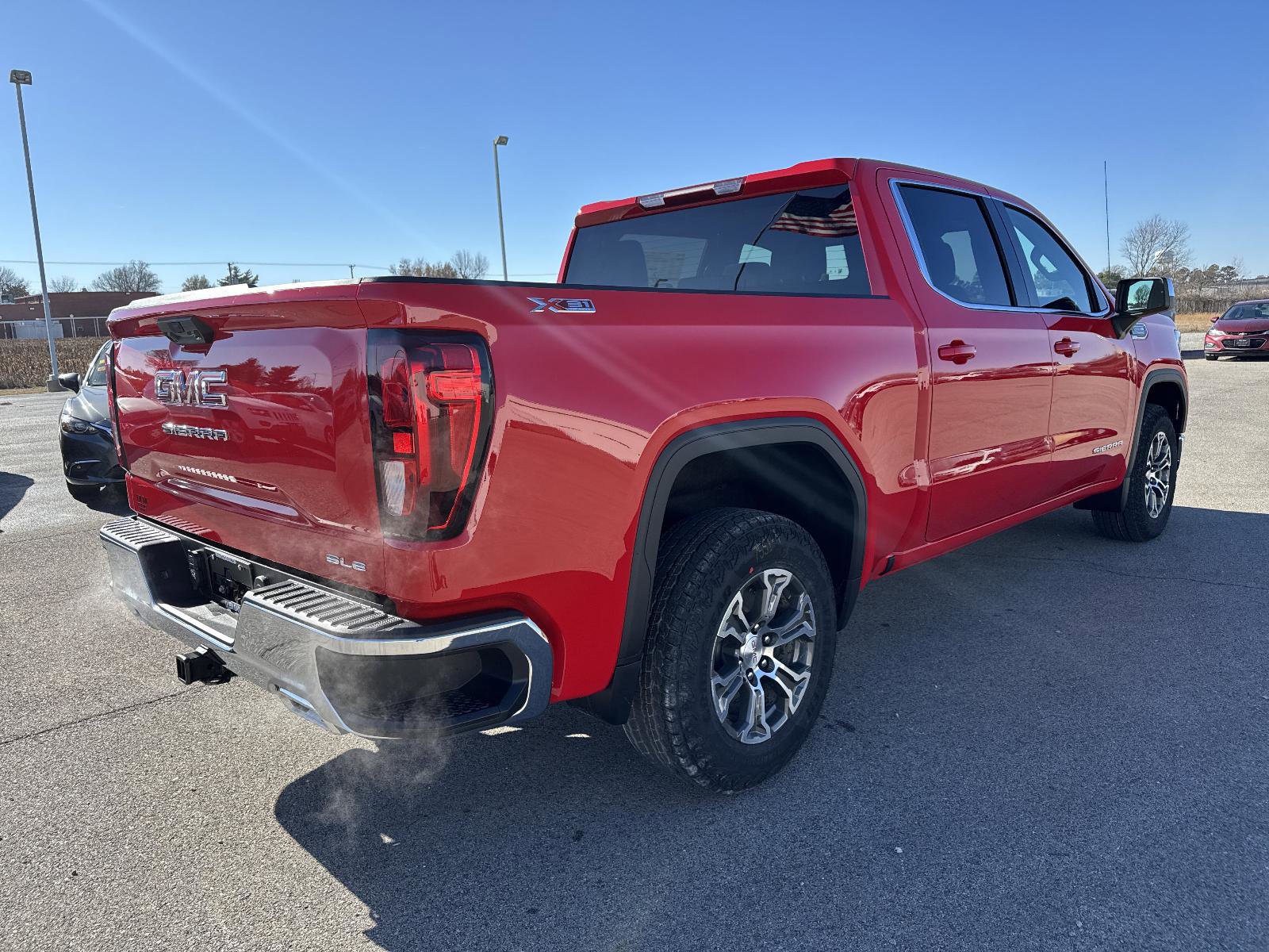 New 2026 GMC Sierra 1500 SLE image 5