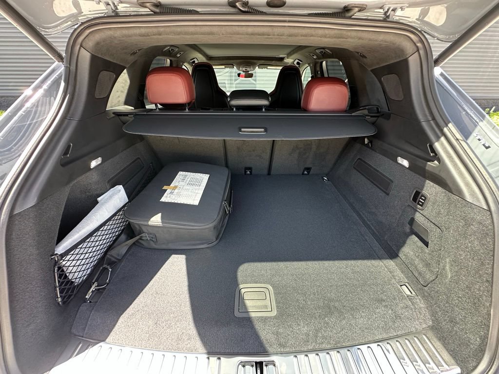 Certified 2025 Porsche Cayenne Turbo AWD/4WD image 38