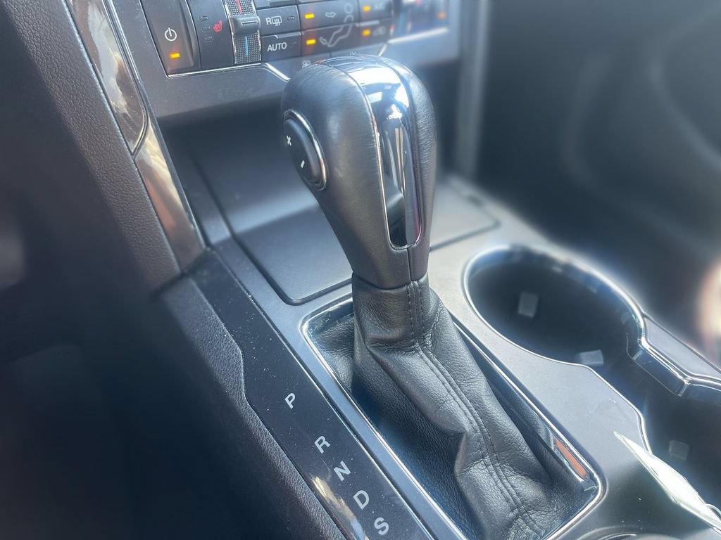 Used 2019 Ford Explorer XLT w/ Equipment Group 202A AWD/4WD image 35