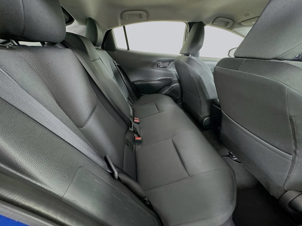 Used 2025 Toyota Prius LE FWD image 31